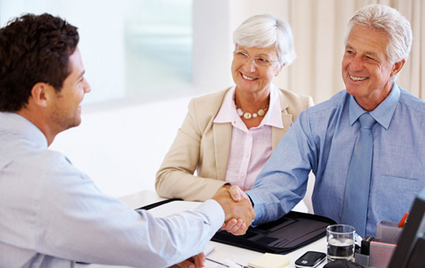 Professionals can help when choosing an assisted living facility in Phoenix