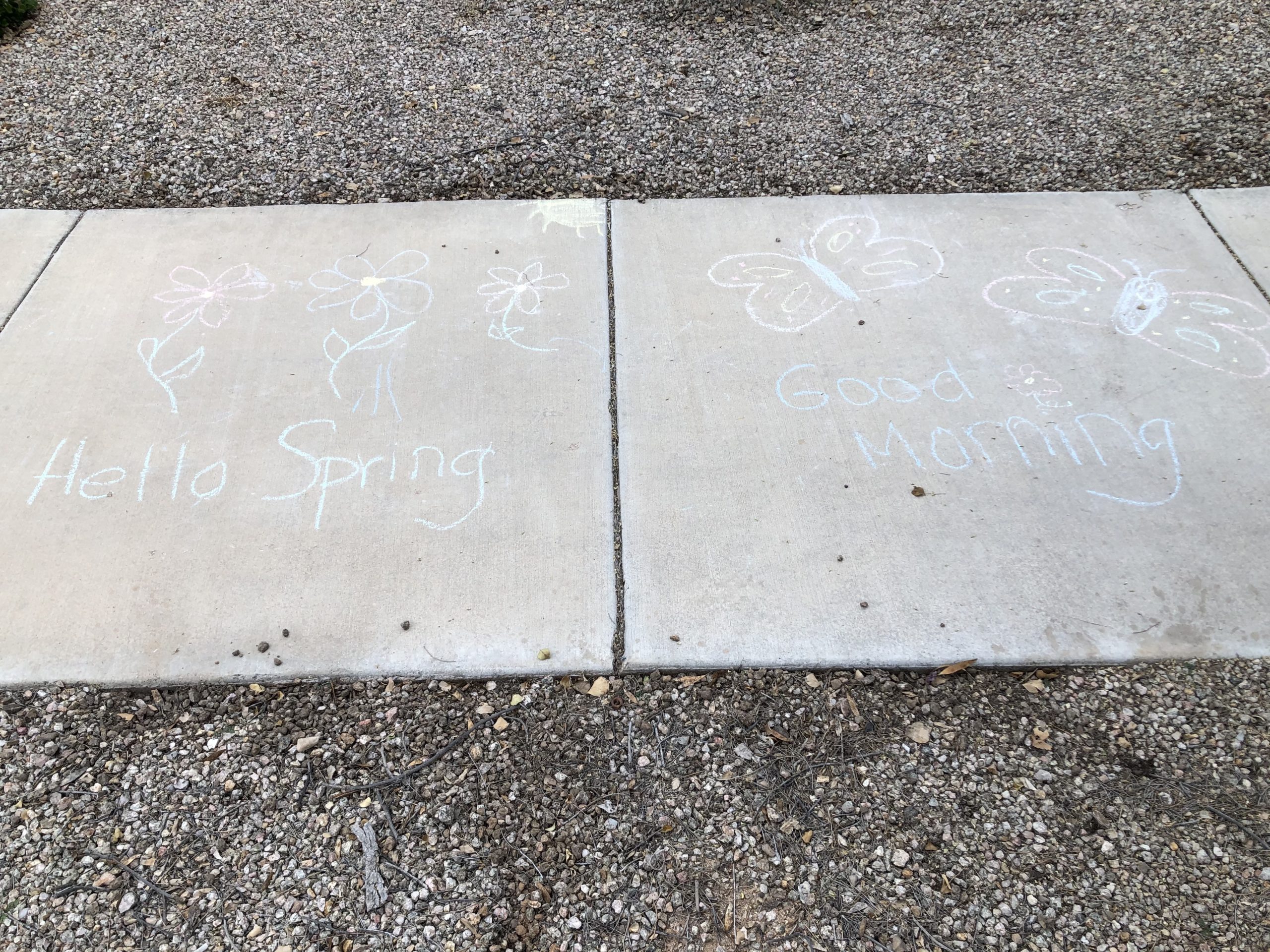 Sidewalk chalk drawings from kids can lead to health benefits of gratitude if you express gratitude for little things